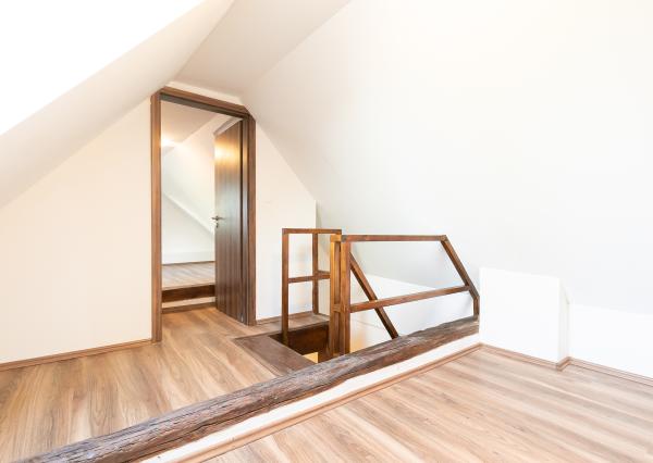 Prenajaté: rod.dom v tesnej BLÍZKOSTI LESA,NÁMESTIA a PÚTNICKÉHO AREÁLU