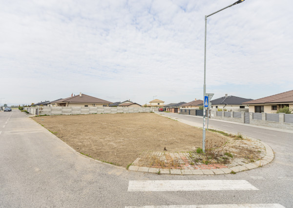 Ponuka posledného stavebného pozemku v Moste pri Bratislave