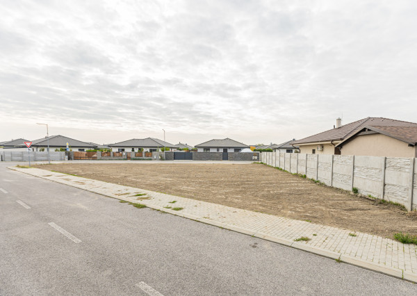 Ponuka posledného stavebného pozemku v Moste pri Bratislave