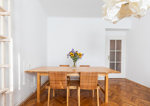 Prenajaté - 2,5 izb.byt 65 m2 s dvorom v centre STARÉHO MESTA