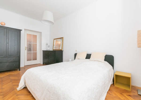 Prenajaté - 2,5 izb.byt 65 m2 s dvorom v centre STARÉHO MESTA