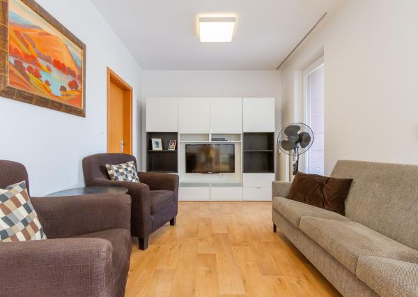 4 izb.byt 98 m2+terasa,2 kúpeľne,2xparking,2 murované pivnice