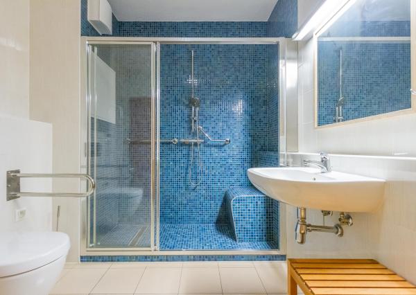 4 izb.byt 98 m2+terasa,2 kúpeľne,2xparking,2 murované pivnice