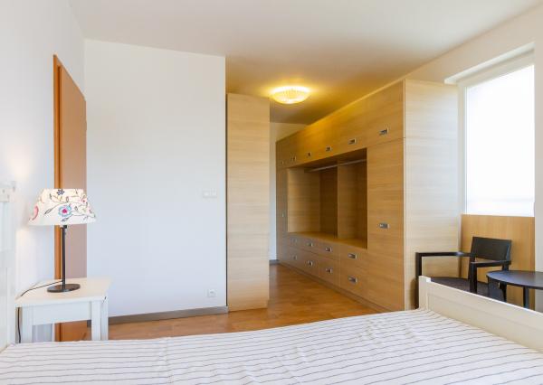 4 izb.byt 98 m2+terasa,2 kúpeľne,2xparking,2 murované pivnice