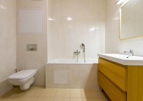 4 izb.byt 98 m2+terasa,2 kúpeľne,2xparking,2 murované pivnice