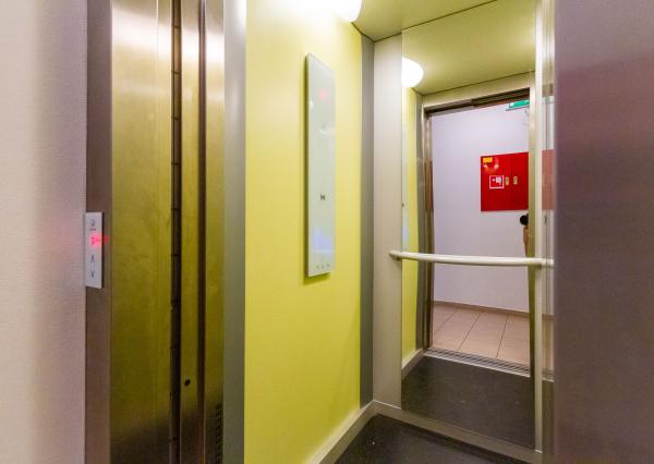 4 izb.byt 98 m2+terasa,2 kúpeľne,2xparking,2 murované pivnice