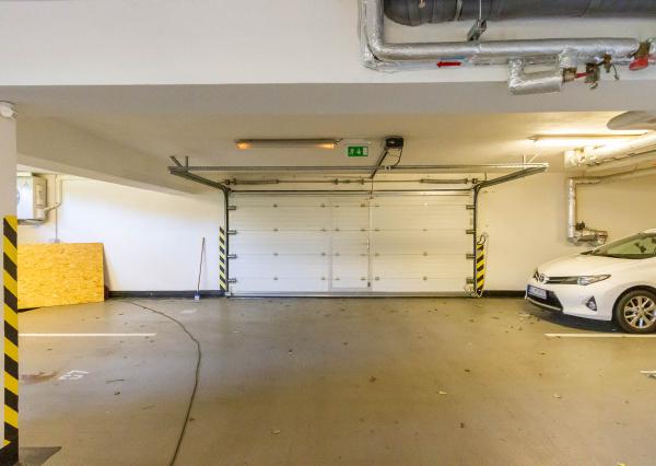 4 izb.byt 98 m2+terasa,2 kúpeľne,2xparking,2 murované pivnice