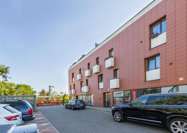 4 izb.byt 98 m2+terasa,2 kúpeľne,2xparking,2 murované pivnice