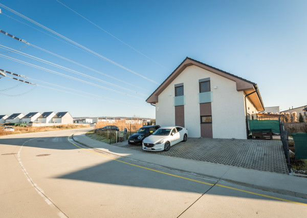 Na predaj moderný rodinný dom v Stupave – Ulica Pod kopcami