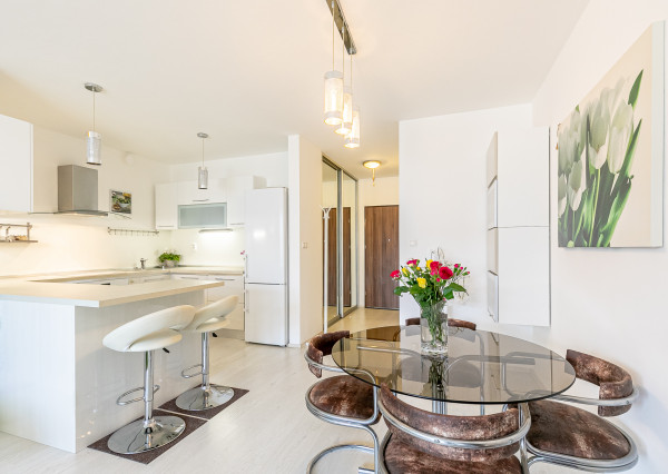 3 izb.byt s PREDZÁHRADKOU+TERASA,KLIMATIZÁCIA,PARKING.