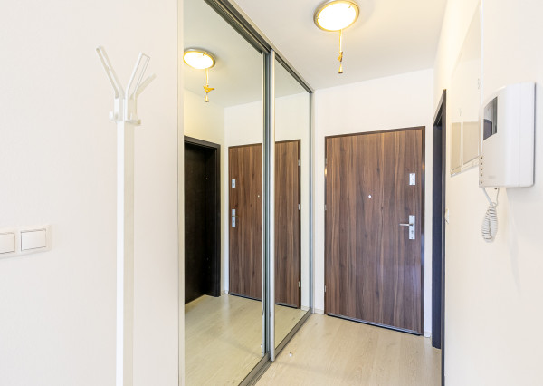 3 izb.byt s PREDZÁHRADKOU+TERASA,KLIMATIZÁCIA,PARKING.