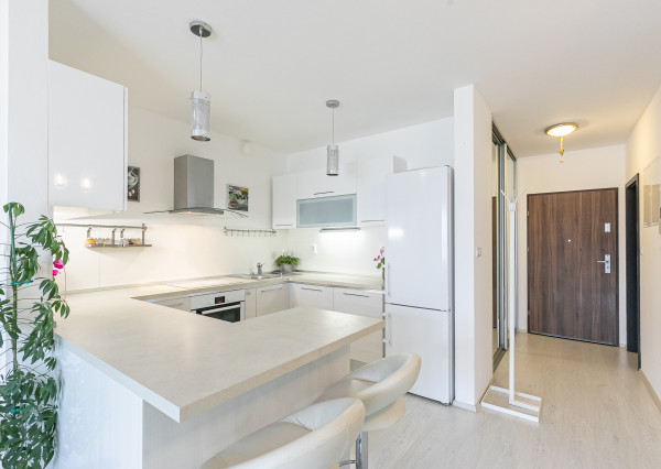 3 izb.byt s PREDZÁHRADKOU+TERASA,KLIMATIZÁCIA,PARKING.