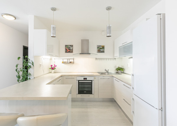 3 izb.byt s PREDZÁHRADKOU+TERASA,KLIMATIZÁCIA,PARKING.