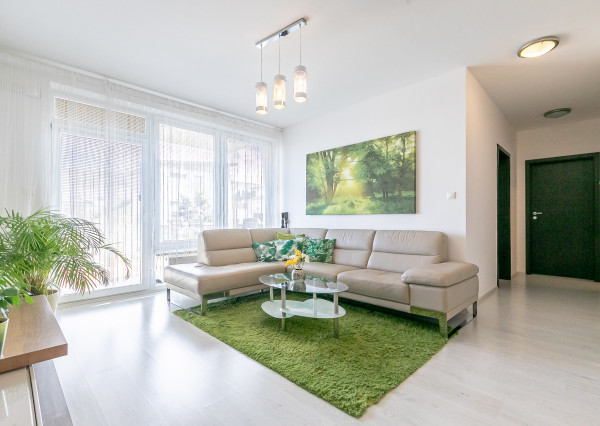 3 izb.byt s PREDZÁHRADKOU+TERASA,KLIMATIZÁCIA,PARKING.