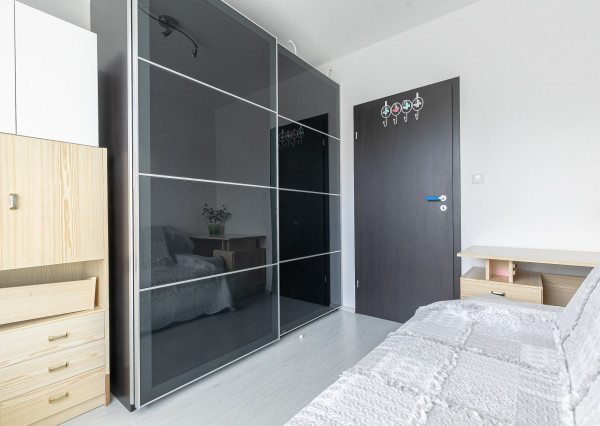 3 izb.byt s PREDZÁHRADKOU+TERASA,KLIMATIZÁCIA,PARKING.