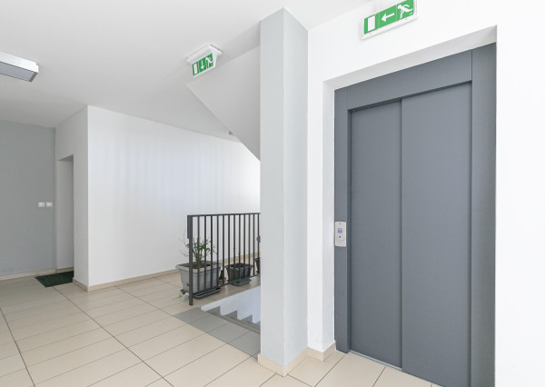 3 izb.byt s PREDZÁHRADKOU+TERASA,KLIMATIZÁCIA,PARKING.