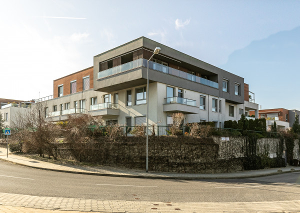 3 izb.byt s PREDZÁHRADKOU+TERASA,KLIMATIZÁCIA,PARKING.