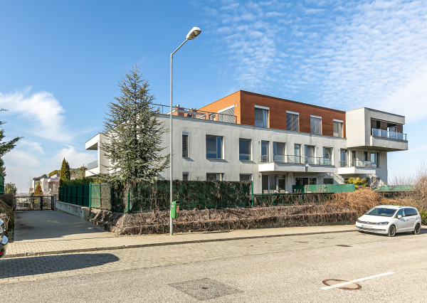 3 izb.byt s PREDZÁHRADKOU+TERASA,KLIMATIZÁCIA,PARKING.