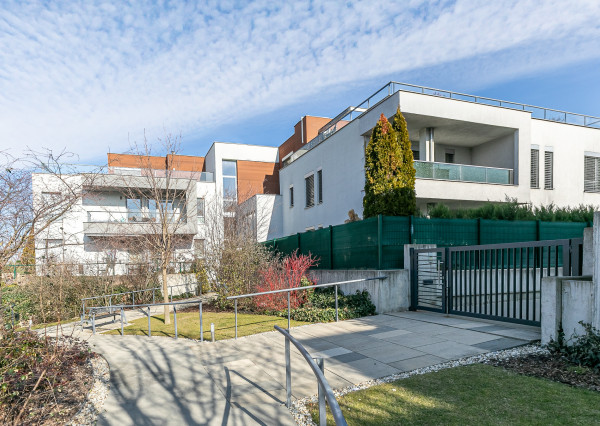 3 izb.byt s PREDZÁHRADKOU+TERASA,KLIMATIZÁCIA,PARKING.