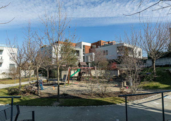 3 izb.byt s PREDZÁHRADKOU+TERASA,KLIMATIZÁCIA,PARKING.