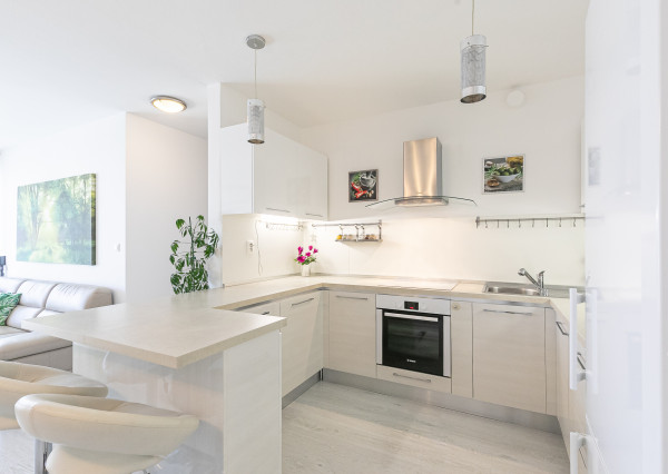 3 izb.byt s PREDZÁHRADKOU+TERASA,KLIMATIZÁCIA,PARKING.