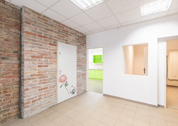 PRENAJATÉ- Komerčný priestor 93m2 s mnohofunkčným využitím.