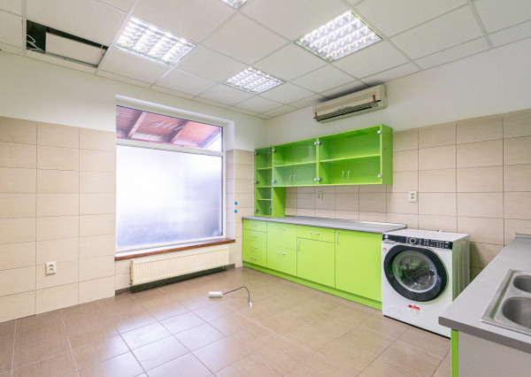 PRENAJATÉ- Komerčný priestor 93m2 s mnohofunkčným využitím.