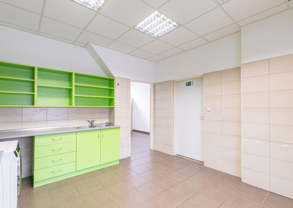 PRENAJATÉ- Komerčný priestor 93m2 s mnohofunkčným využitím.