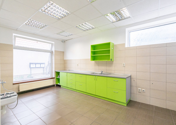 PRENAJATÉ- Komerčný priestor 93m2 s mnohofunkčným využitím.