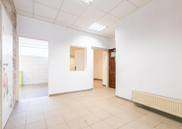 PRENAJATÉ- Komerčný priestor 93m2 s mnohofunkčným využitím.