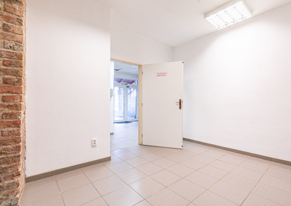 PRENAJATÉ- Komerčný priestor 93m2 s mnohofunkčným využitím.