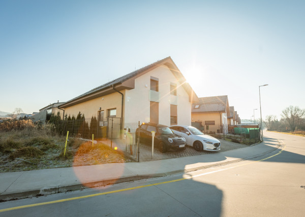 Na predaj moderný 4-izbový rodinný dom v Stupave