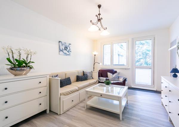 Zariadený, zrekonštruovaný 4 izb.byt 79 m2, balkón, pivnica.