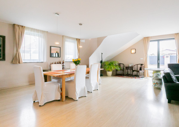 PRAKTICKÝ 5izb-rod.dom s bazénom v obľúbenej časti Malaciek.