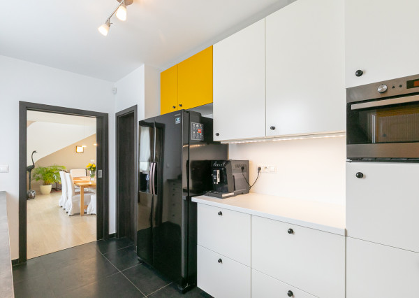 PRAKTICKÝ 5izb-rod.dom s bazénom v obľúbenej časti Malaciek.