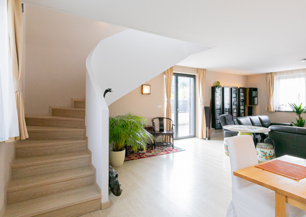 PRAKTICKÝ 5izb-rod.dom s bazénom v obľúbenej časti Malaciek.