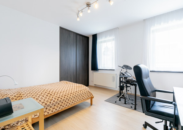 PRAKTICKÝ 5izb-rod.dom s bazénom v obľúbenej časti Malaciek.