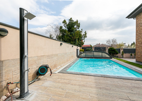 PRAKTICKÝ 5izb-rod.dom s bazénom v obľúbenej časti Malaciek.