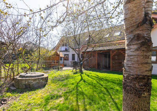PREDANÉ-rod.dom s krásnym pozemkom v TOP tichej lokalite.