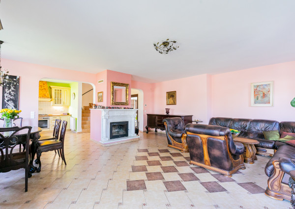 PREDANÉ-rod.dom s krásnym pozemkom v TOP tichej lokalite.