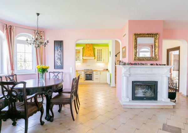 PREDANÉ-rod.dom s krásnym pozemkom v TOP tichej lokalite.