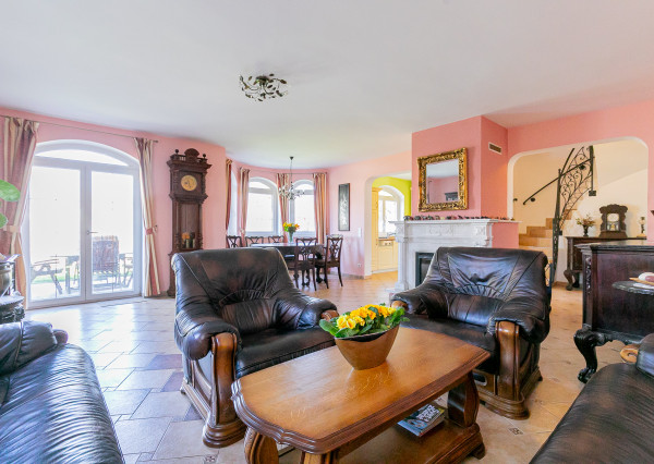 PREDANÉ-rod.dom s krásnym pozemkom v TOP tichej lokalite.