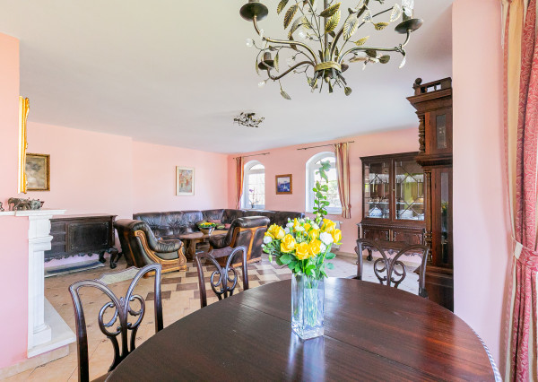 PREDANÉ-rod.dom s krásnym pozemkom v TOP tichej lokalite.