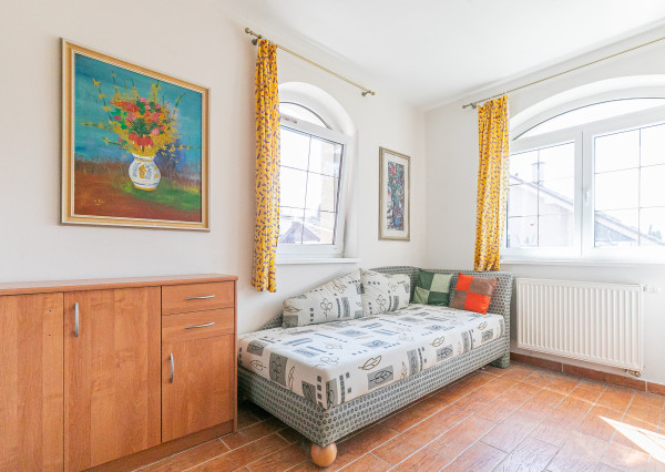 PREDANÉ-rod.dom s krásnym pozemkom v TOP tichej lokalite.