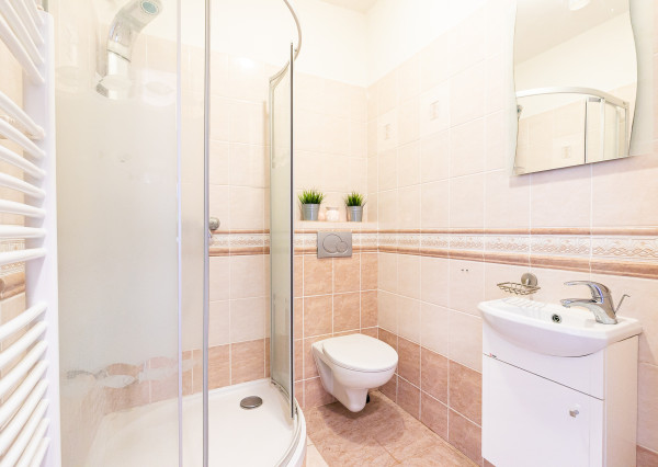 PREDANÉ-rod.dom s krásnym pozemkom v TOP tichej lokalite.