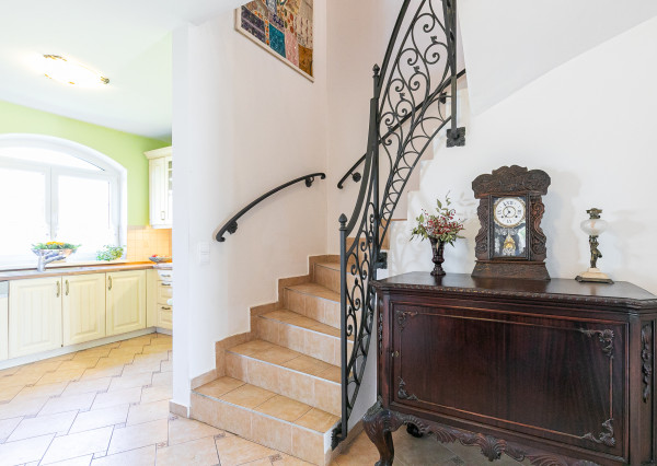 PREDANÉ-rod.dom s krásnym pozemkom v TOP tichej lokalite.