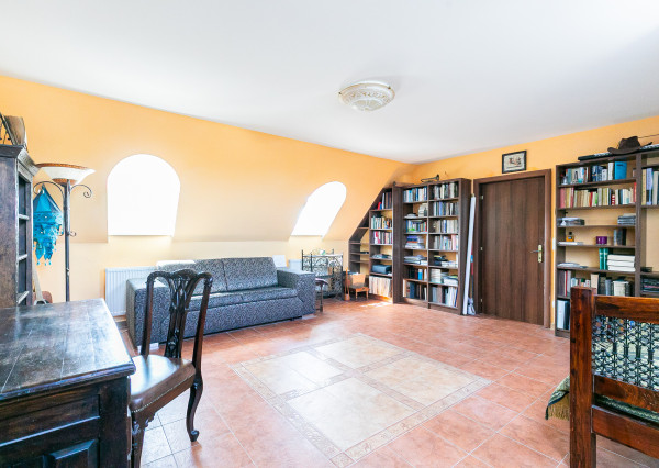 PREDANÉ-rod.dom s krásnym pozemkom v TOP tichej lokalite.