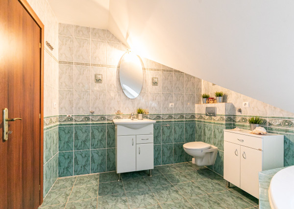 PREDANÉ-rod.dom s krásnym pozemkom v TOP tichej lokalite.