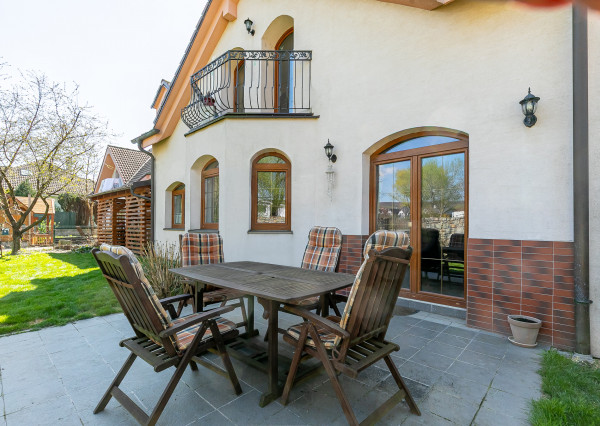 PREDANÉ-rod.dom s krásnym pozemkom v TOP tichej lokalite.