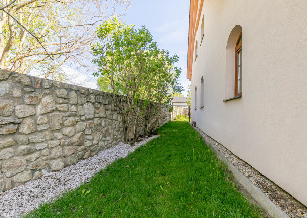 PREDANÉ-rod.dom s krásnym pozemkom v TOP tichej lokalite.